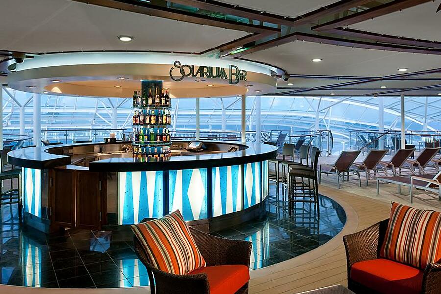 RCI Mariner of the Seas Solarium Bar.jpeg